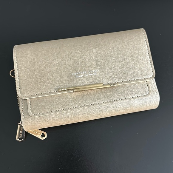 Champagne Clutch - Picture 1 of 6
